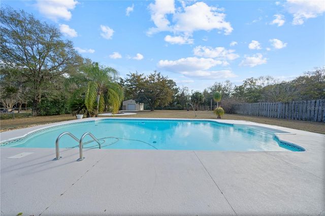 124 LAKE MOLLY AVENUE, Deland, FL 32724