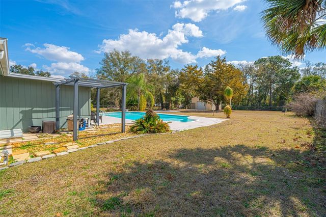 124 LAKE MOLLY AVENUE, Deland, FL 32724