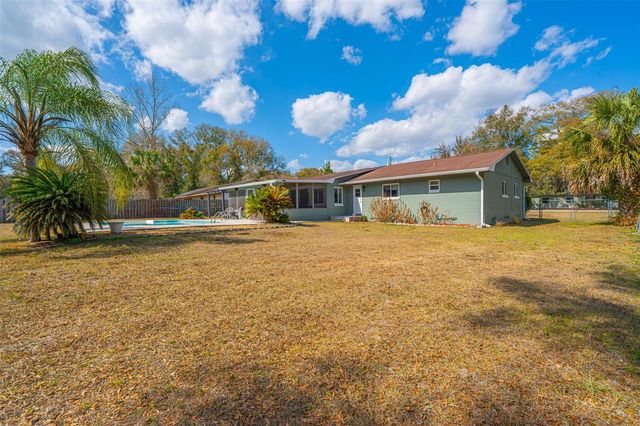 124 LAKE MOLLY AVENUE, Deland, FL 32724