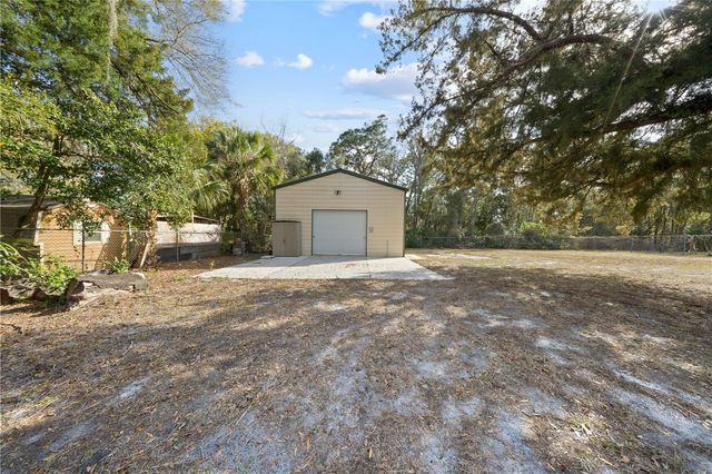124 LAKE MOLLY AVENUE, Deland, FL 32724