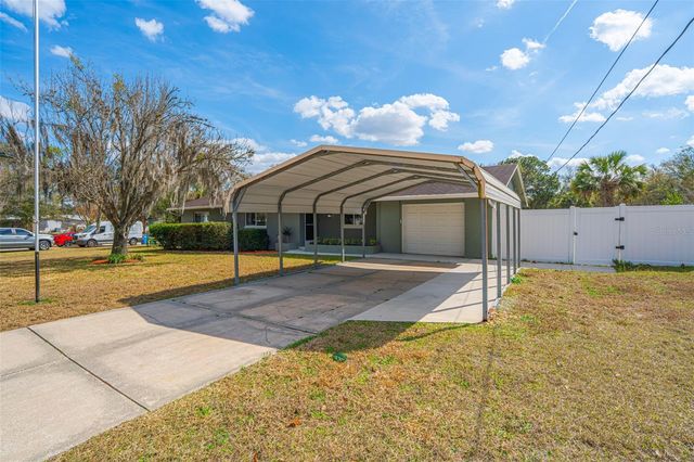 124 LAKE MOLLY AVENUE, Deland, FL 32724