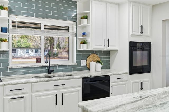 124 LAKE MOLLY AVENUE, Deland, FL 32724