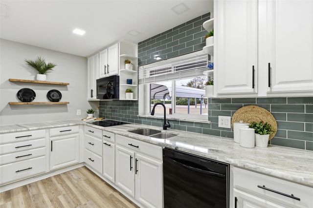 124 LAKE MOLLY AVENUE, Deland, FL 32724