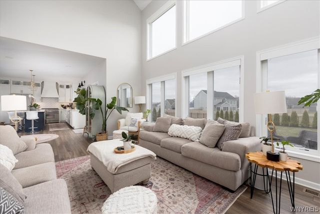 5489 Cooper Ridge, Hamburg, NY 14075