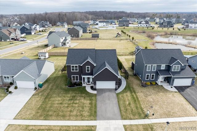 5489 Cooper Ridge, Hamburg, NY 14075