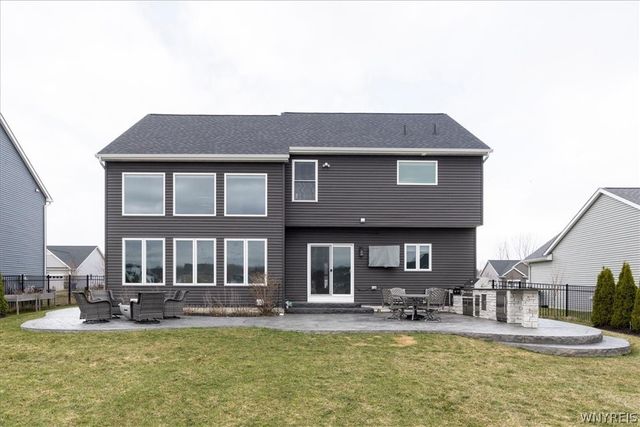 5489 Cooper Ridge, Hamburg, NY 14075