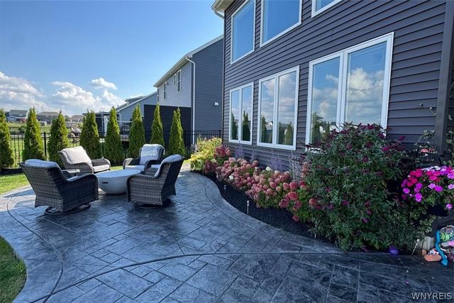 5489 Cooper Ridge, Hamburg, NY 14075