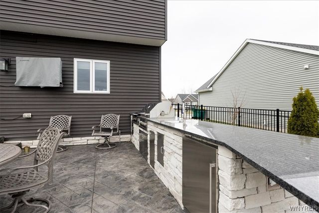 5489 Cooper Ridge, Hamburg, NY 14075