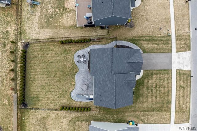 5489 Cooper Ridge, Hamburg, NY 14075