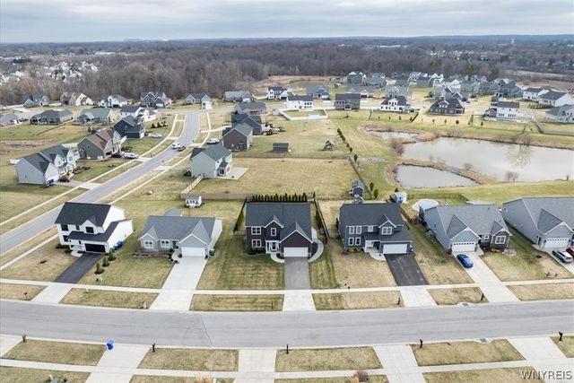 5489 Cooper Ridge, Hamburg, NY 14075