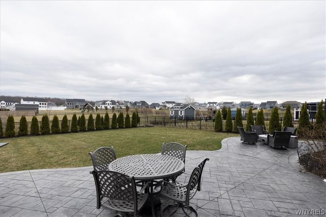 5489 Cooper Ridge, Hamburg, NY 14075