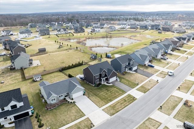 5489 Cooper Ridge, Hamburg, NY 14075