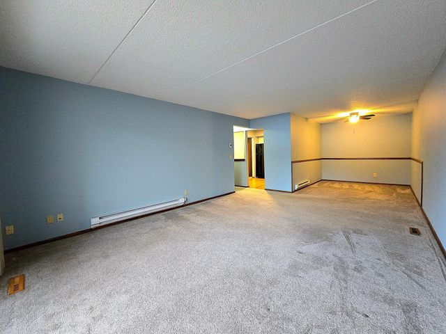 2455 Londin Lane E 117, Maplewood, MN 55119