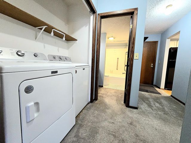 2455 Londin Lane E 117, Maplewood, MN 55119