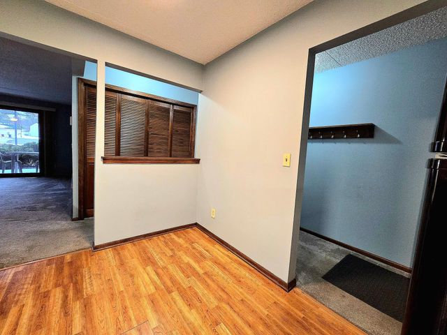 2455 Londin Lane E 117, Maplewood, MN 55119