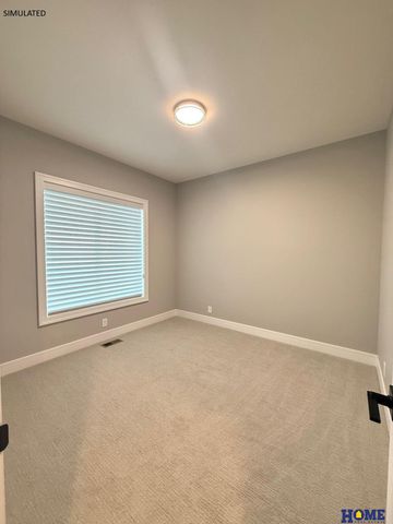 735 Regiment Road, Lincoln, NE 68527