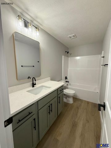 735 Regiment Road, Lincoln, NE 68527