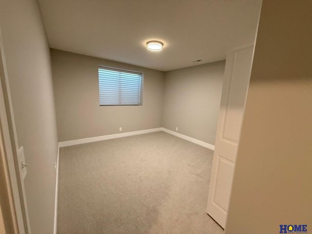 735 Regiment Road, Lincoln, NE 68527