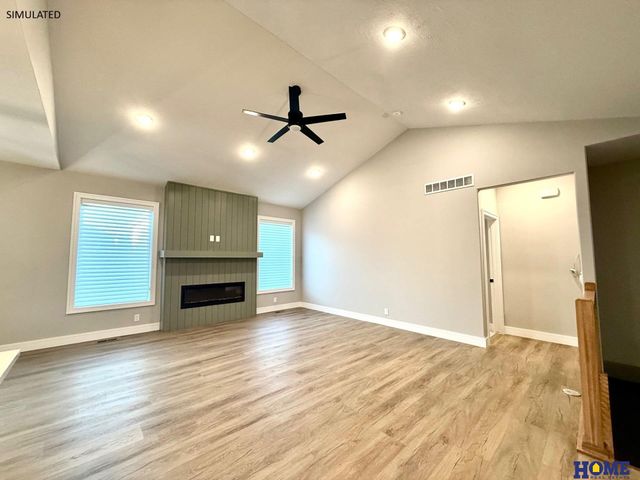 735 Regiment Road, Lincoln, NE 68527