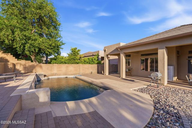 1220 W Calabria Court, Oro Valley, AZ 85755
