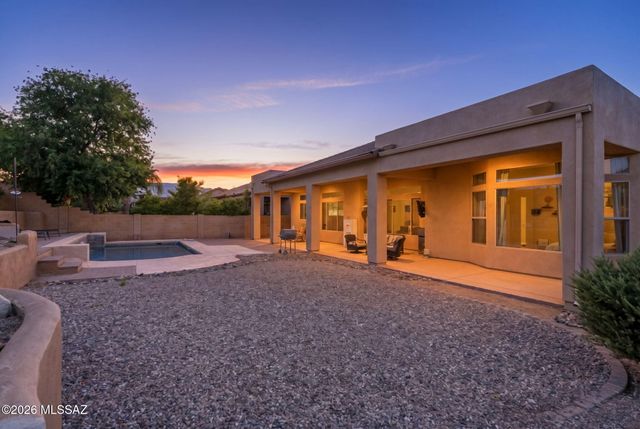 1220 W Calabria Court, Oro Valley, AZ 85755