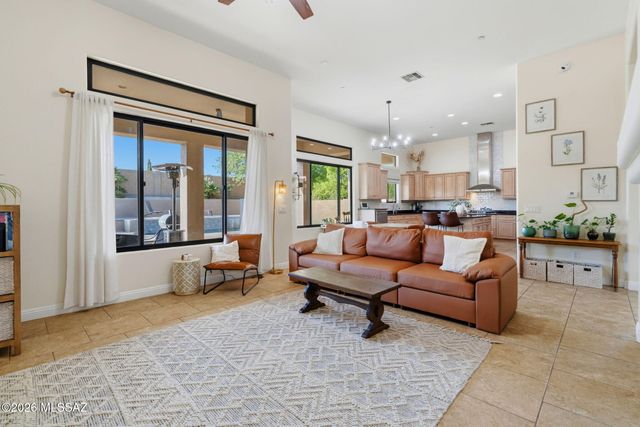1220 W Calabria Court, Oro Valley, AZ 85755