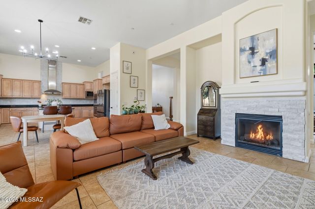 1220 W Calabria Court, Oro Valley, AZ 85755