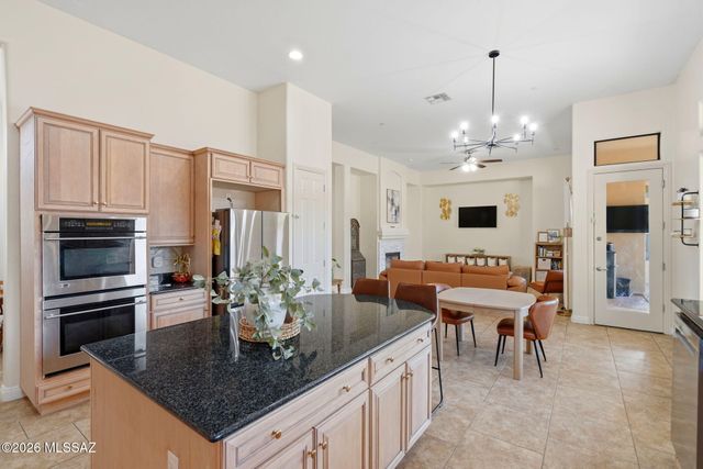 1220 W Calabria Court, Oro Valley, AZ 85755