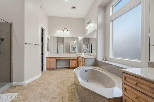 1220 W Calabria Court, Oro Valley, AZ 85755