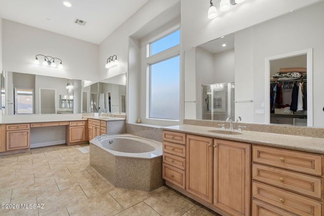 1220 W Calabria Court, Oro Valley, AZ 85755