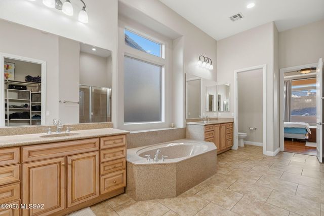 1220 W Calabria Court, Oro Valley, AZ 85755