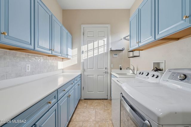 1220 W Calabria Court, Oro Valley, AZ 85755