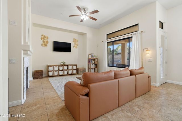 1220 W Calabria Court, Oro Valley, AZ 85755