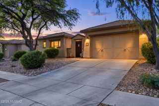 1220 W Calabria Court, Oro Valley, AZ 85755