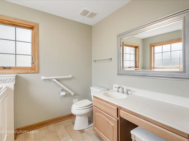 12524 S 71st Court, Palos Heights, IL 60463