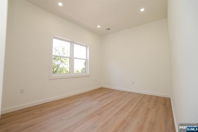 776 Bergen Street 2L, Newark, NJ 07108