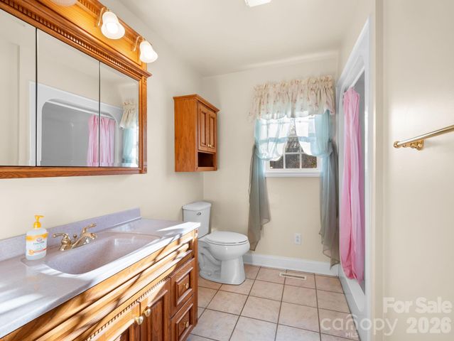 92 Rodaeo Drive, Columbus, NC 28722