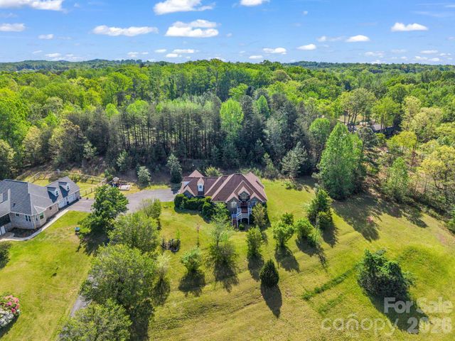 92 Rodaeo Drive, Columbus, NC 28722