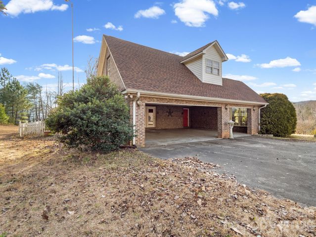 92 Rodaeo Drive, Columbus, NC 28722