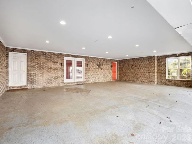 92 Rodaeo Drive, Columbus, NC 28722