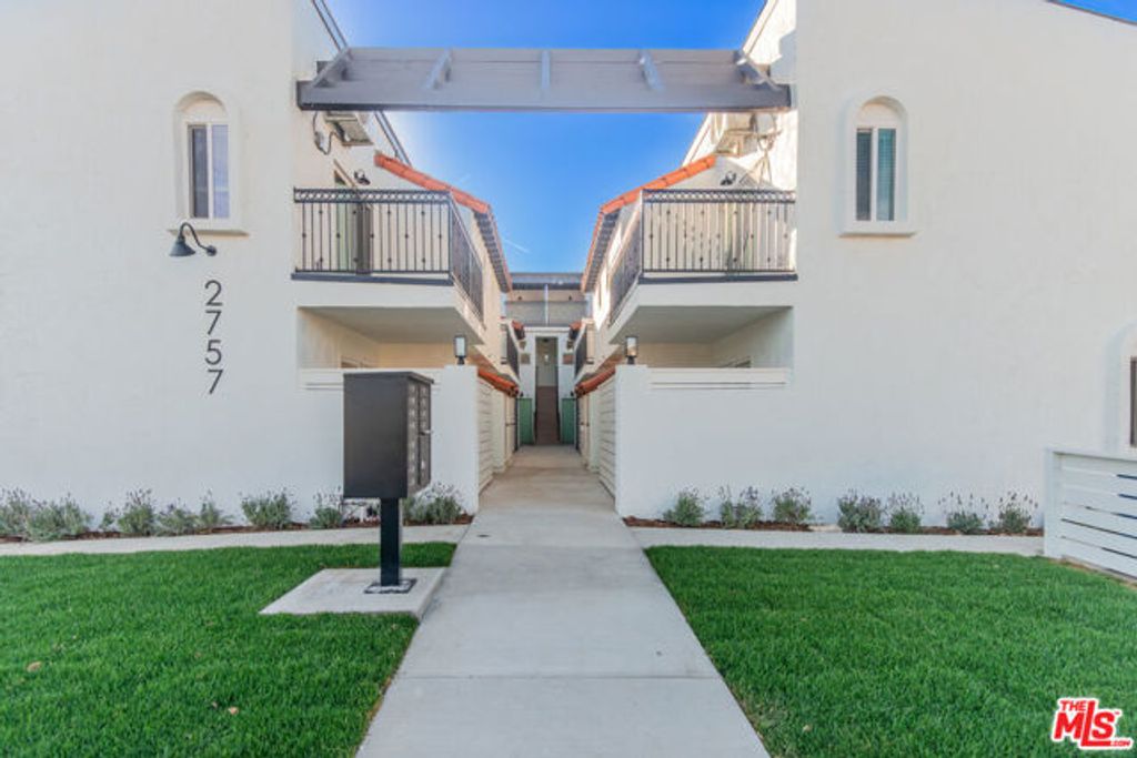 2757 Andreo 8, Torrance, CA 90501