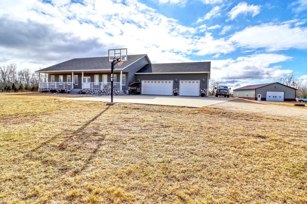 18779 35th Avenue N, Hawley, MN 56549
