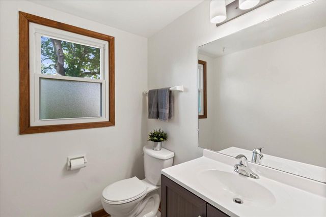 2712 Welsh COURT #2714, Waukesha, WI 53188