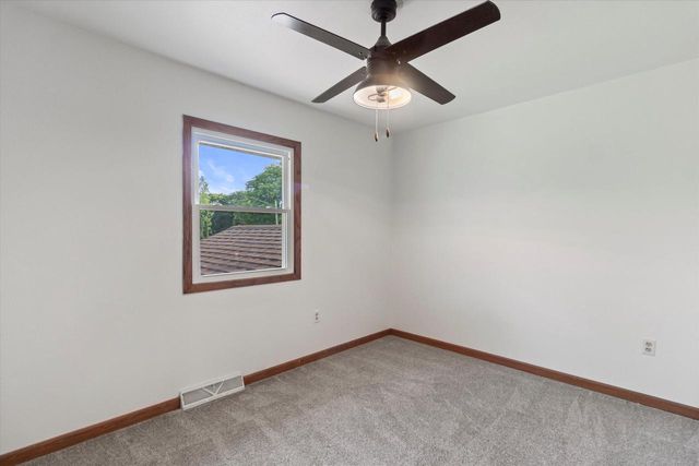 2712 Welsh COURT #2714, Waukesha, WI 53188