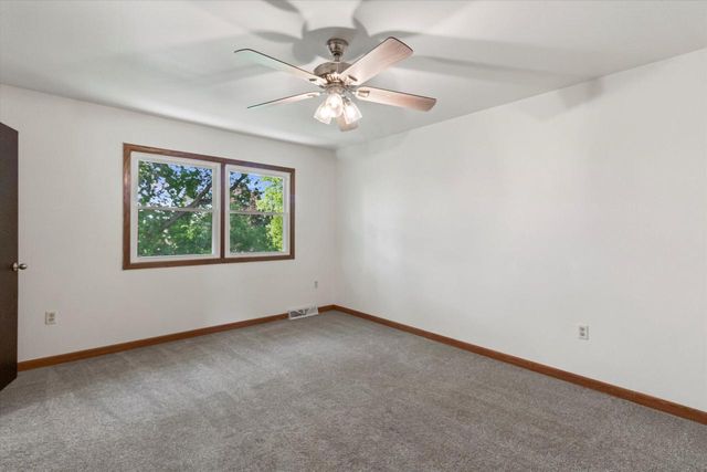 2712 Welsh COURT #2714, Waukesha, WI 53188