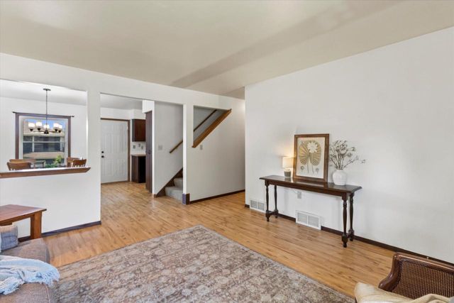 2712 Welsh COURT #2714, Waukesha, WI 53188