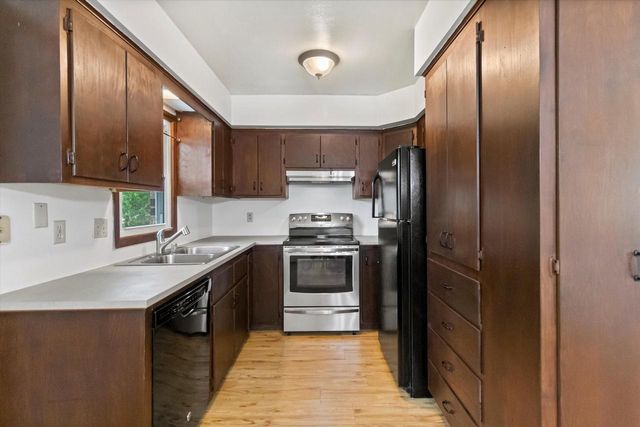 2712 Welsh COURT #2714, Waukesha, WI 53188