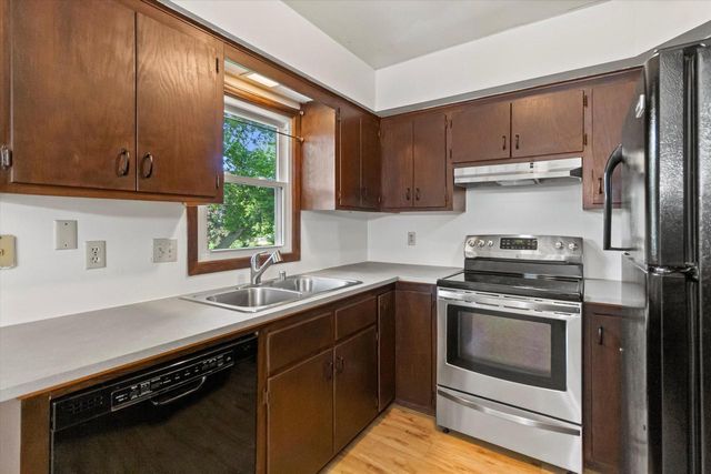 2712 Welsh COURT #2714, Waukesha, WI 53188