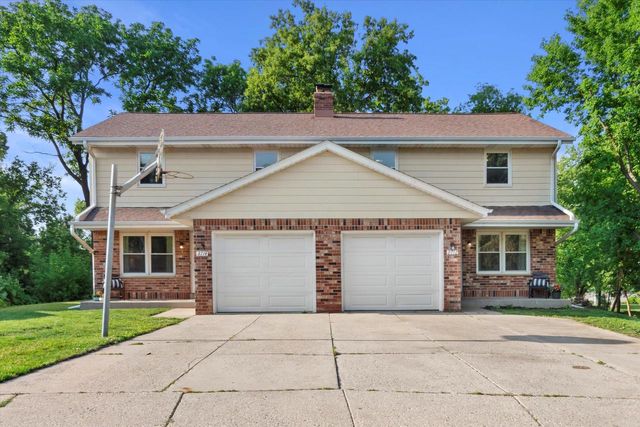2712 Welsh COURT #2714, Waukesha, WI 53188
