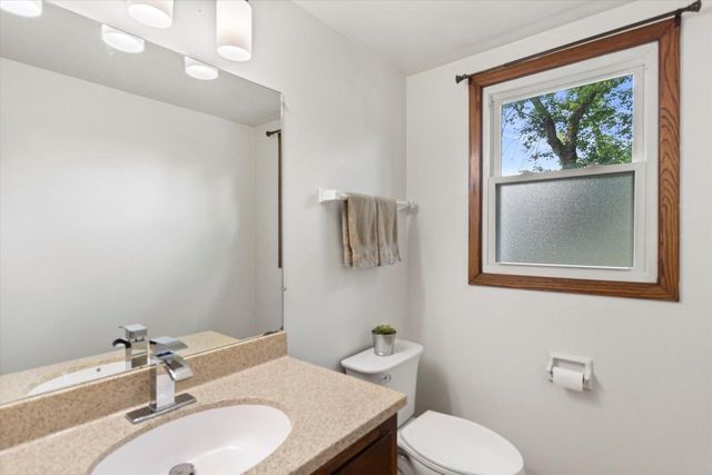 2712 Welsh COURT #2714, Waukesha, WI 53188
